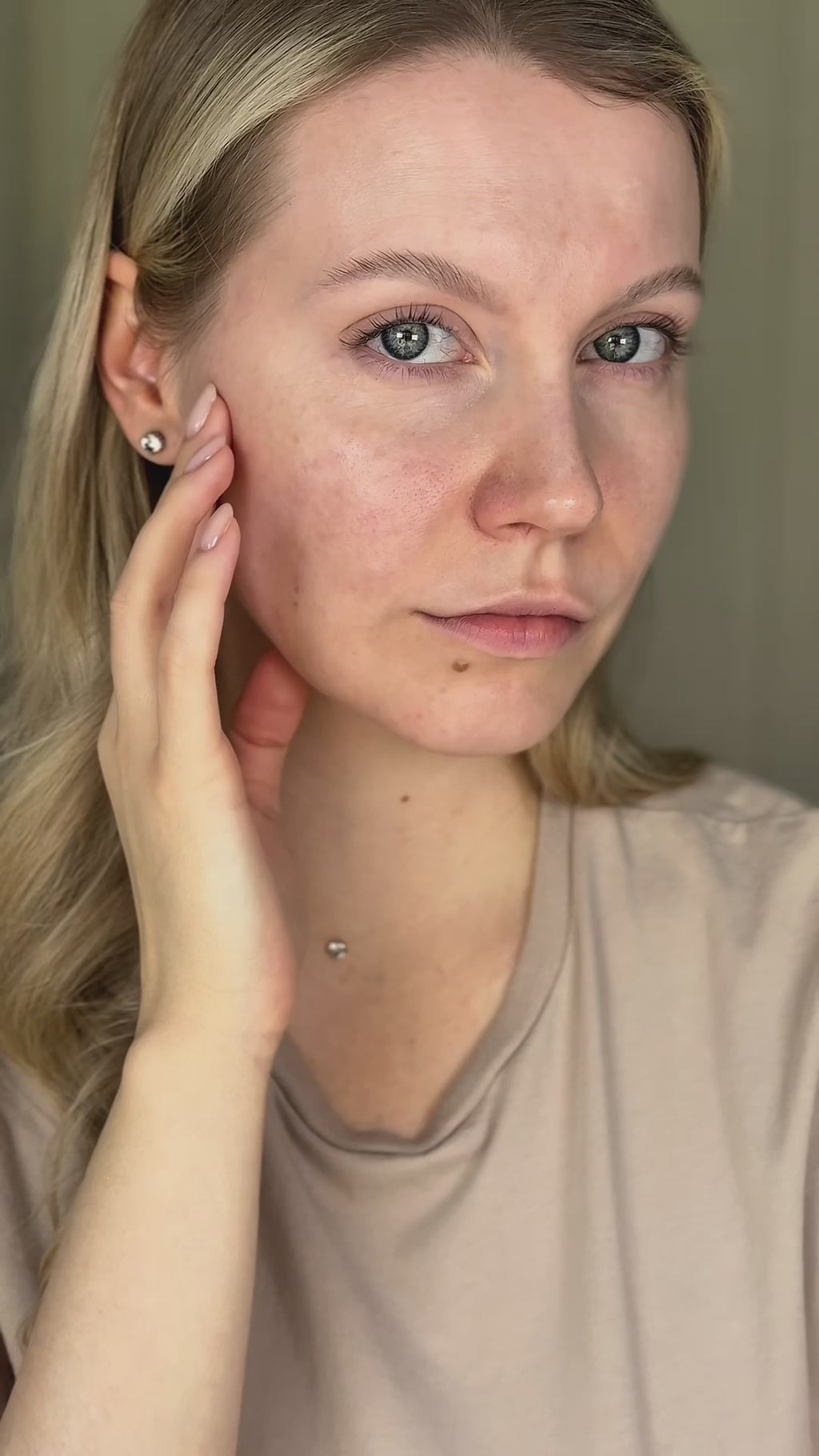 Video of woman sampling Pantéa MD Soothing Cleanser for Sensitive Skin, Dry Skin | Gentle Foaming Face Wash paired with Nourishing Moisturizer Cream